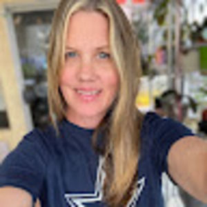 Meet your Posher, Adrienne